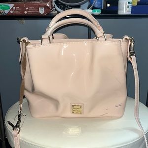 NWT dooney and bourke patent leather purse!